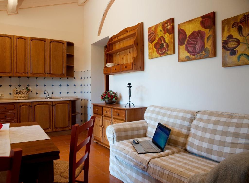 Agriturismo Buon Riposo - Country Resort In The Heart Of Tuscany San Giovanni a Corazzano Стая снимка